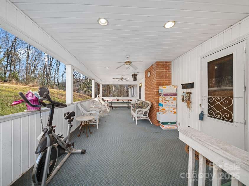 35 Smith Ridge Drive, Asheville, NC 28803.  MLS# CAR4332671, YatesRealty ID 6311. 