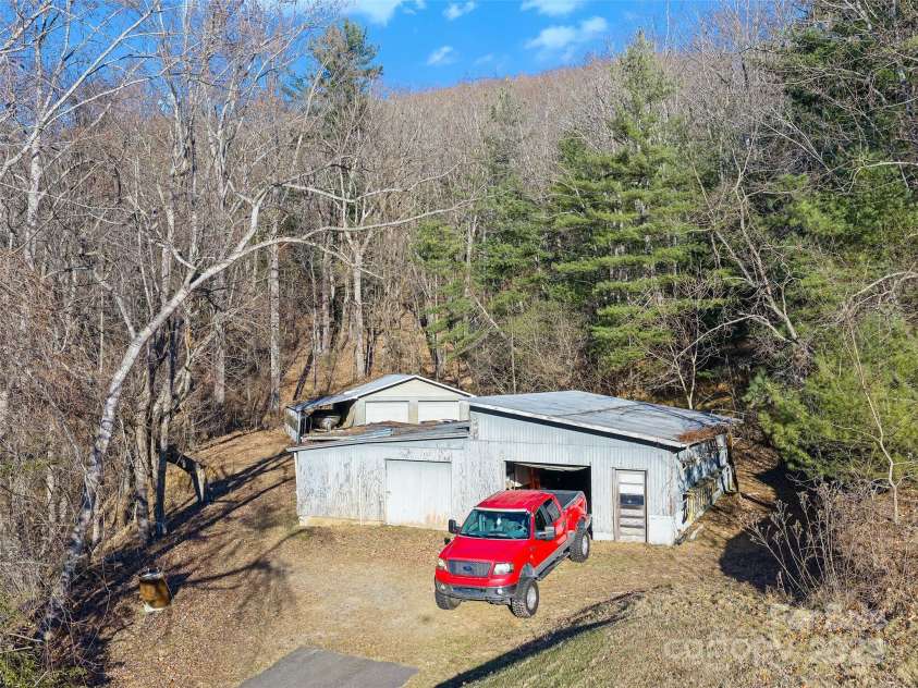 35 Smith Ridge Drive, Asheville, NC 28803.  MLS# CAR4332671, YatesRealty ID 6311. 