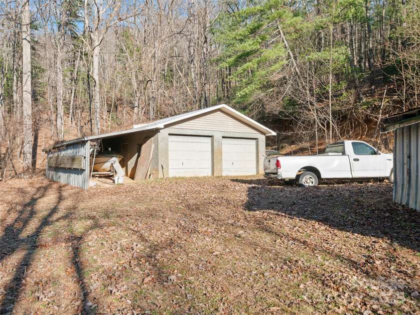 35 Smith Ridge Drive, Asheville, NC 28803.  MLS# CAR4332671, YatesRealty ID 6311. 