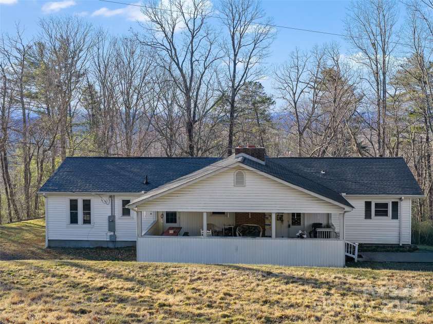 35 Smith Ridge Drive, Asheville, NC 28803.  MLS# CAR4332671, YatesRealty ID 6311. 