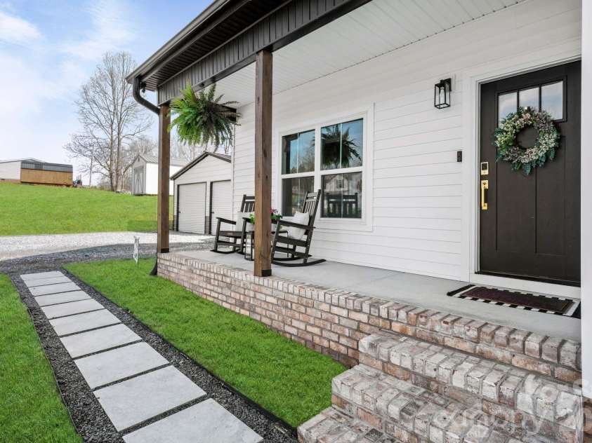163 Four Andrews Drive, Harmony, NC 28634.  MLS# CAR4358273, YatesRealty ID 6312. 