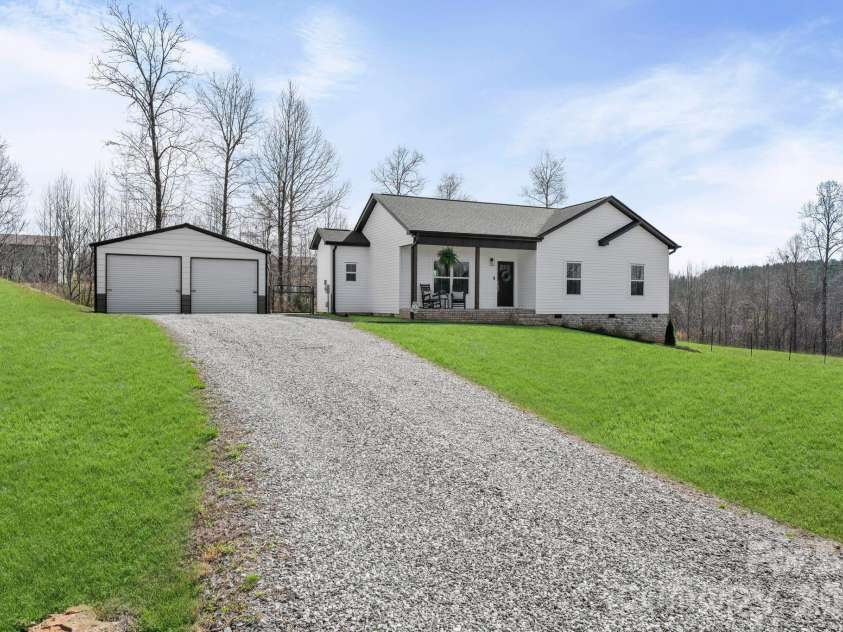 163 Four Andrews Drive, Harmony, NC 28634.  MLS# CAR4358273, YatesRealty ID 6312. 