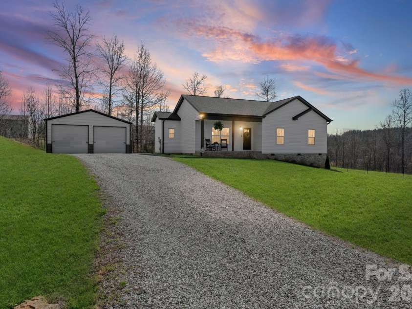 163 Four Andrews Drive, Harmony, NC 28634.  MLS# CAR4358273, YatesRealty ID 6312. 