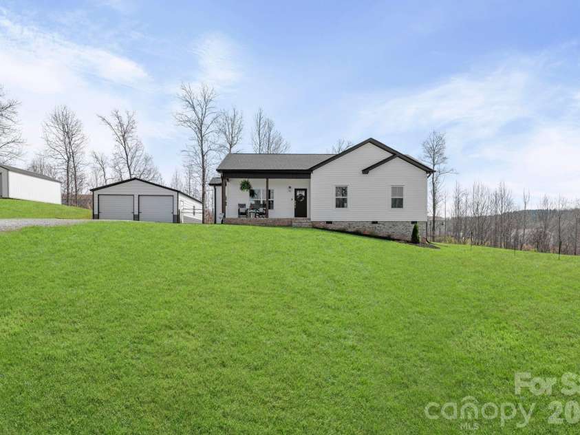 163 Four Andrews Drive, Harmony, NC 28634.  MLS# CAR4358273, YatesRealty ID 6312. 