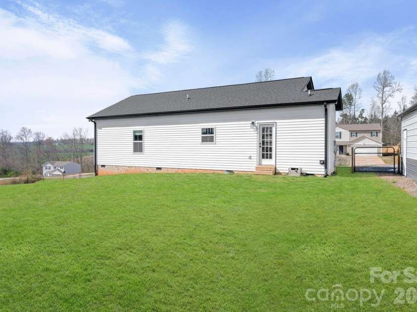 163 Four Andrews Drive, Harmony, NC 28634.  MLS# CAR4358273, YatesRealty ID 6312. 