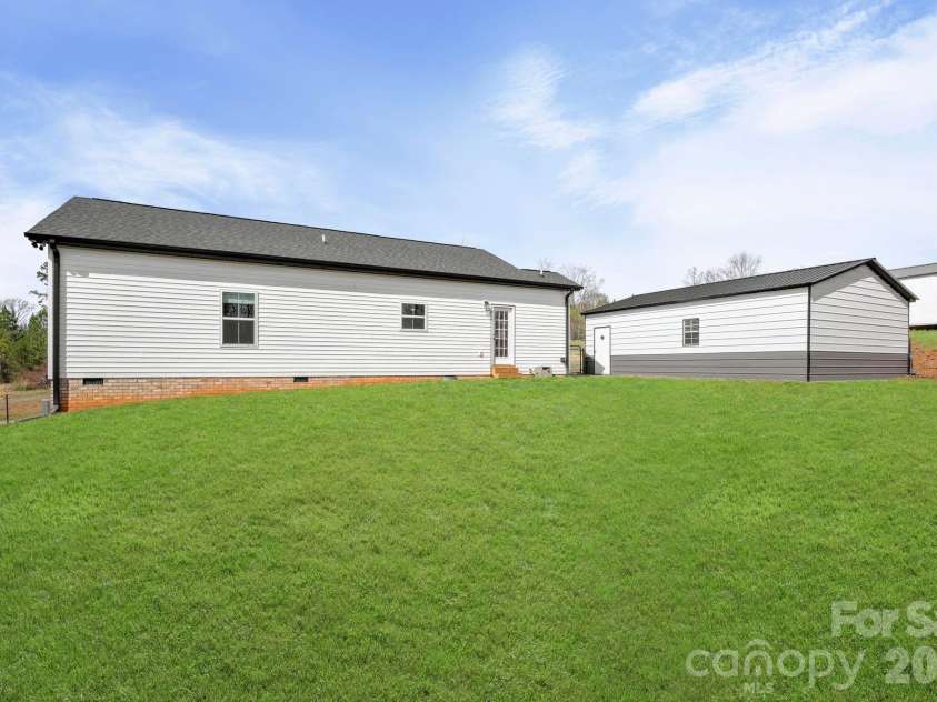 163 Four Andrews Drive, Harmony, NC 28634.  MLS# CAR4358273, YatesRealty ID 6312. 