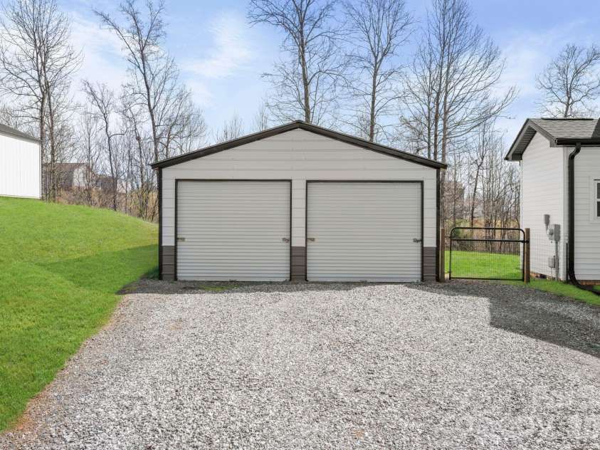 163 Four Andrews Drive, Harmony, NC 28634.  MLS# CAR4358273, YatesRealty ID 6312. 