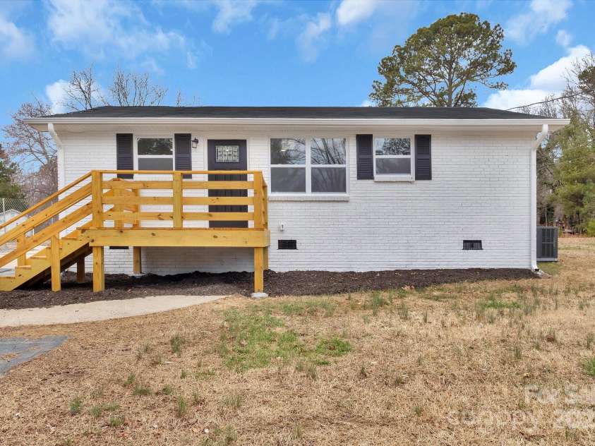 356 Hill Road, Lincolnton, NC 28092.  MLS# CAR4231847, YatesRealty ID 6313. 