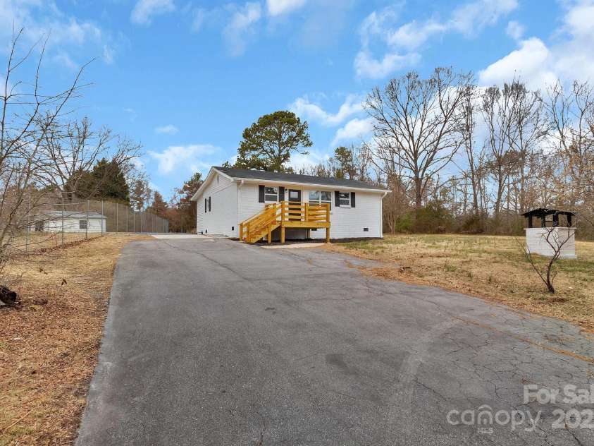356 Hill Road, Lincolnton, NC 28092.  MLS# CAR4231847, YatesRealty ID 6313. 