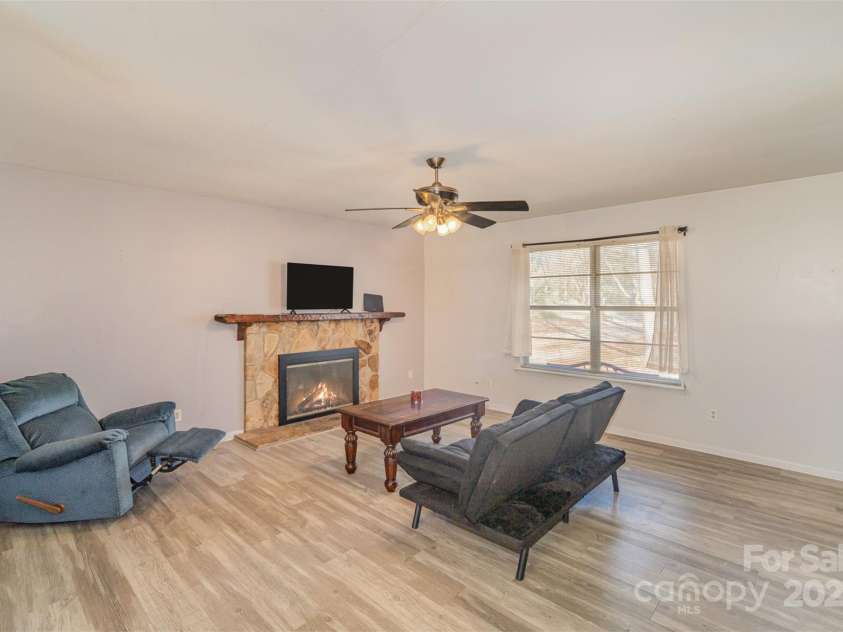 6817 Fieldlark Lane, Charlotte, NC 28227.  MLS# CAR4227267, YatesRealty ID 6314. 