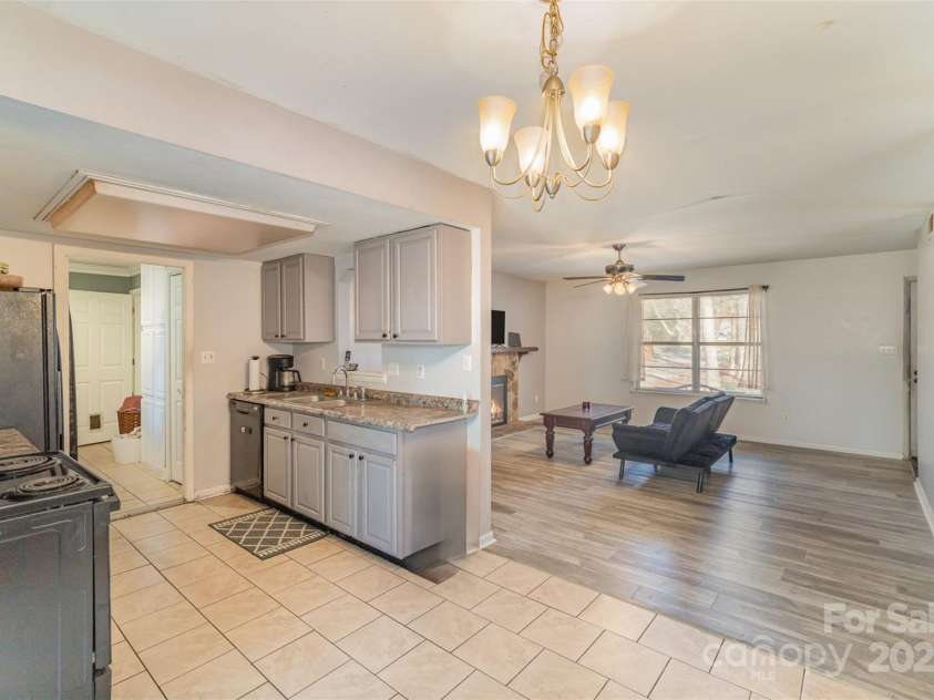 6817 Fieldlark Lane, Charlotte, NC 28227.  MLS# CAR4227267, YatesRealty ID 6314. 