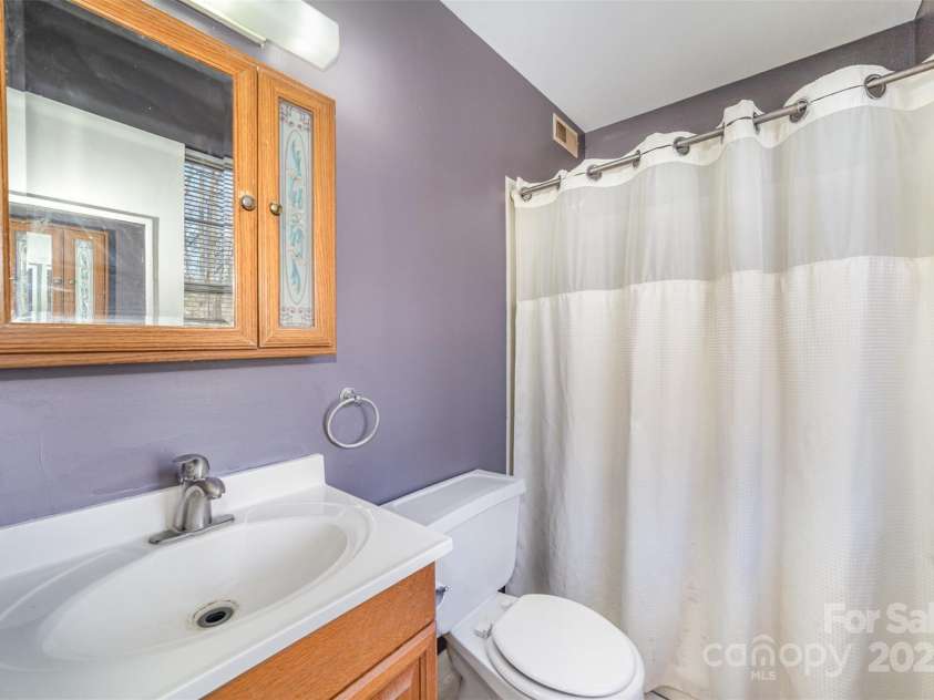 6817 Fieldlark Lane, Charlotte, NC 28227.  MLS# CAR4227267, YatesRealty ID 6314. 