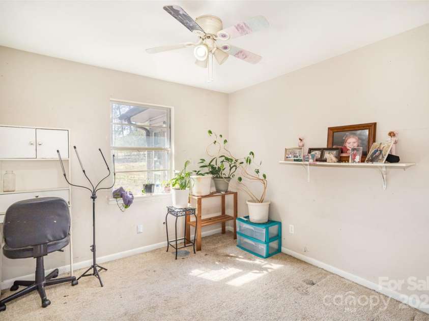 6817 Fieldlark Lane, Charlotte, NC 28227.  MLS# CAR4227267, YatesRealty ID 6314. 