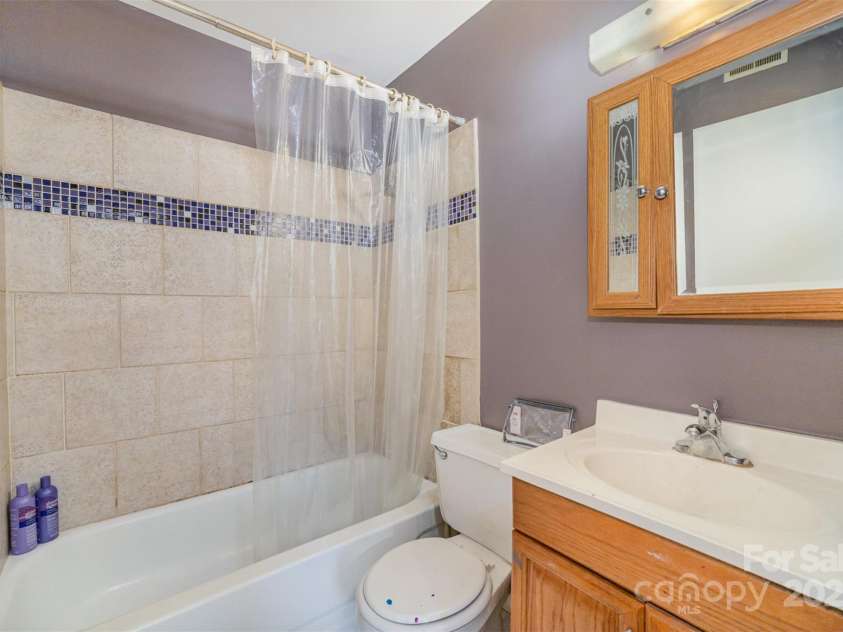 6817 Fieldlark Lane, Charlotte, NC 28227.  MLS# CAR4227267, YatesRealty ID 6314. 