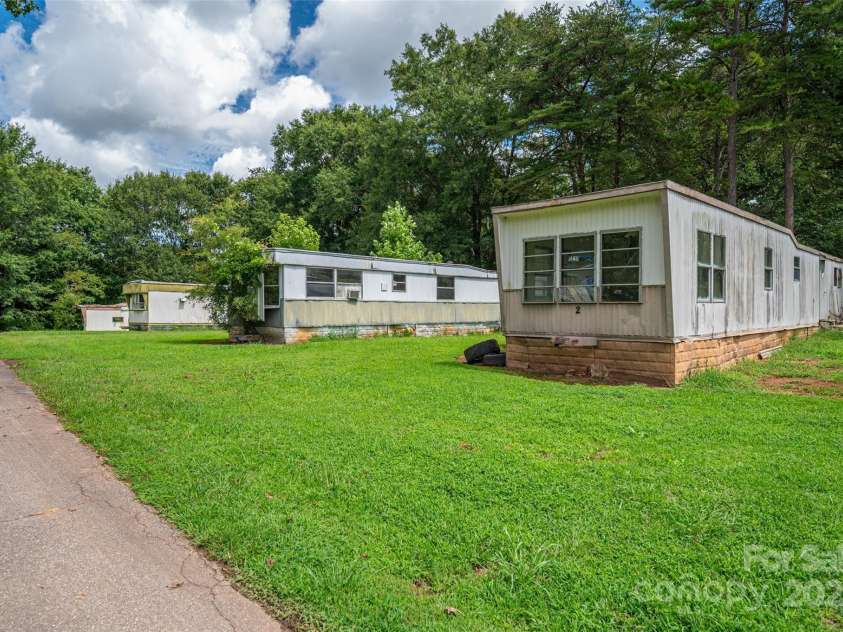 1218 Highview Lane, Lincolnton, NC 28092.  MLS# CAR4293381, YatesRealty ID 6315. 