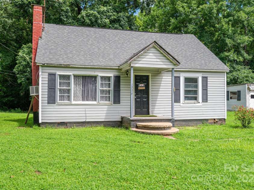 1218 Highview Lane, Lincolnton, NC 28092.  MLS# CAR4293381, YatesRealty ID 6315. 
