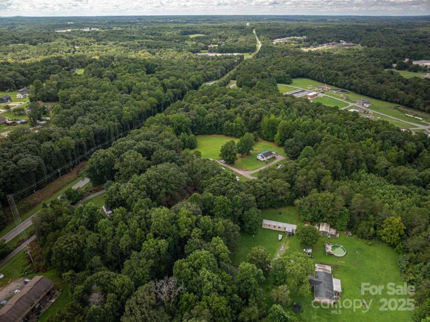 1218 Highview Lane, Lincolnton, NC 28092.  MLS# CAR4293381, YatesRealty ID 6315. 