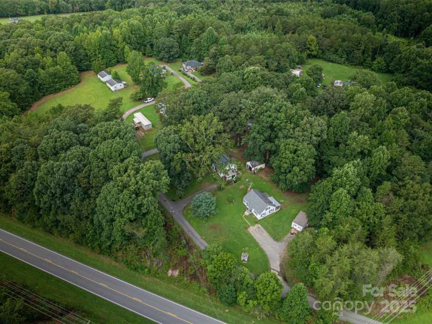 1218 Highview Lane, Lincolnton, NC 28092.  MLS# CAR4293381, YatesRealty ID 6315. 