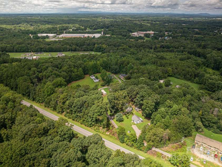 1218 Highview Lane, Lincolnton, NC 28092.  MLS# CAR4293381, YatesRealty ID 6315. 