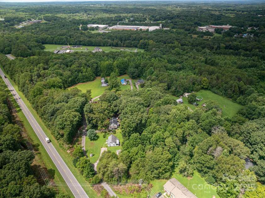 1218 Highview Lane, Lincolnton, NC 28092.  MLS# CAR4293381, YatesRealty ID 6315. 