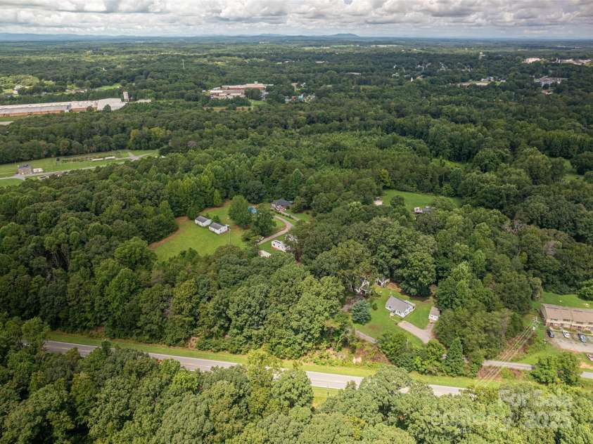 1218 Highview Lane, Lincolnton, NC 28092.  MLS# CAR4293381, YatesRealty ID 6315. 