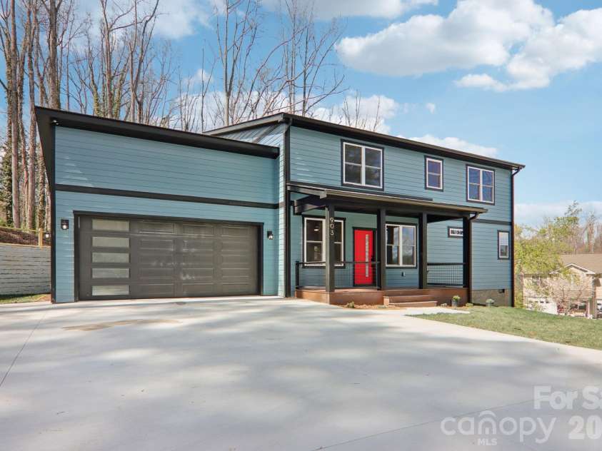 903 Lennox Park Drive, Hendersonville, NC 28739.  MLS# CAR4355412, YatesRealty ID 6316. 