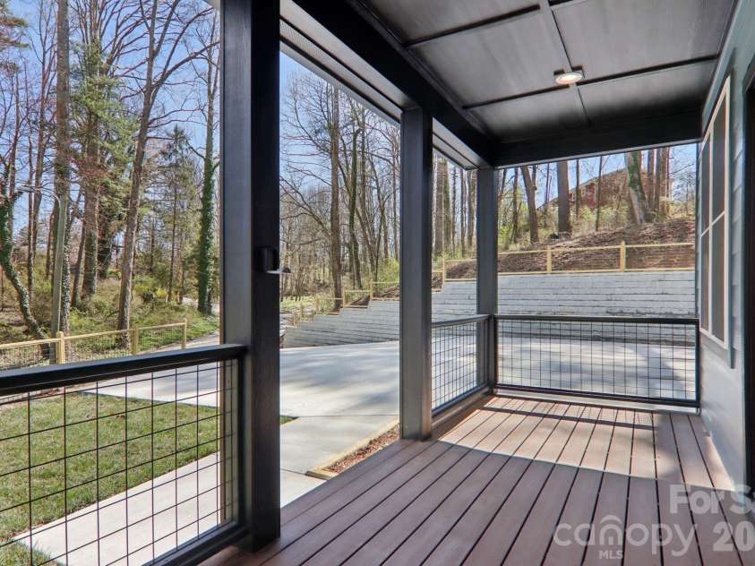 903 Lennox Park Drive, Hendersonville, NC 28739.  MLS# CAR4355412, YatesRealty ID 6316. 