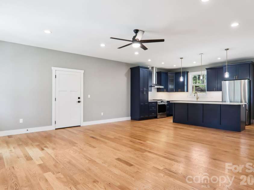 903 Lennox Park Drive, Hendersonville, NC 28739.  MLS# CAR4355412, YatesRealty ID 6316. 