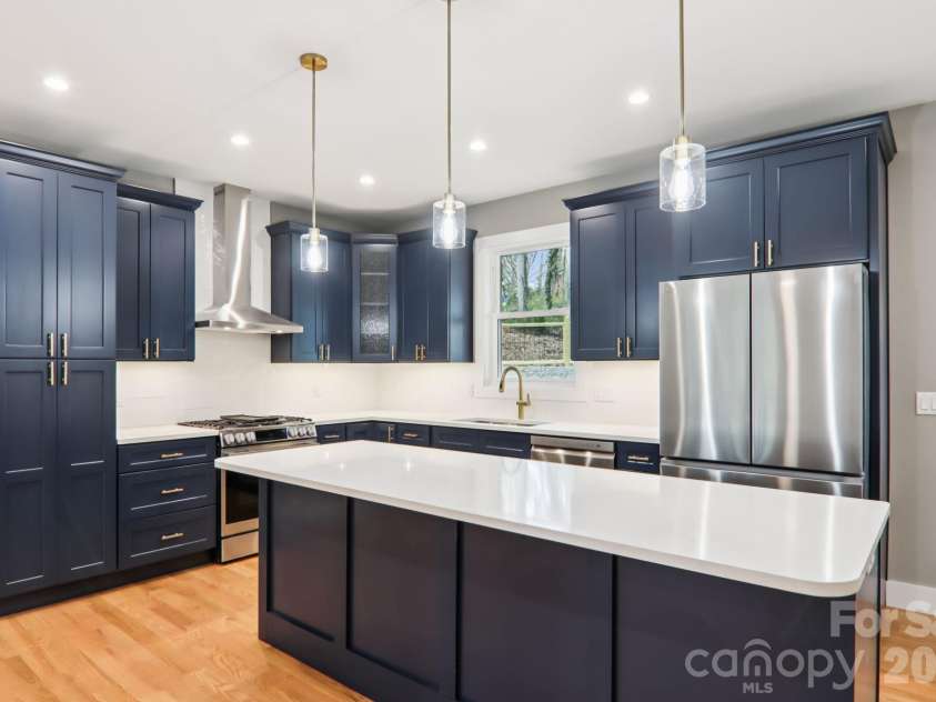 903 Lennox Park Drive, Hendersonville, NC 28739.  MLS# CAR4355412, YatesRealty ID 6316. 