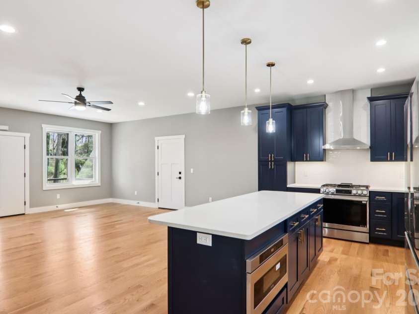 903 Lennox Park Drive, Hendersonville, NC 28739.  MLS# CAR4355412, YatesRealty ID 6316. 