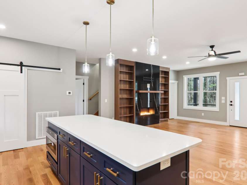 903 Lennox Park Drive, Hendersonville, NC 28739.  MLS# CAR4355412, YatesRealty ID 6316. 