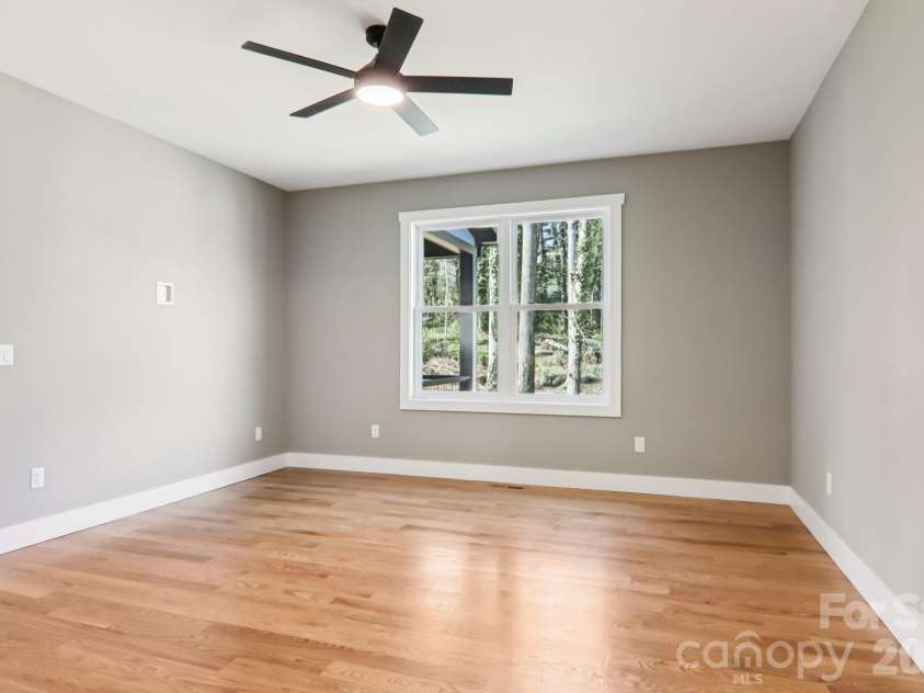 903 Lennox Park Drive, Hendersonville, NC 28739.  MLS# CAR4355412, YatesRealty ID 6316. 