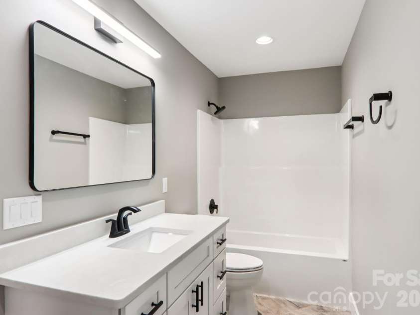 903 Lennox Park Drive, Hendersonville, NC 28739.  MLS# CAR4355412, YatesRealty ID 6316. 