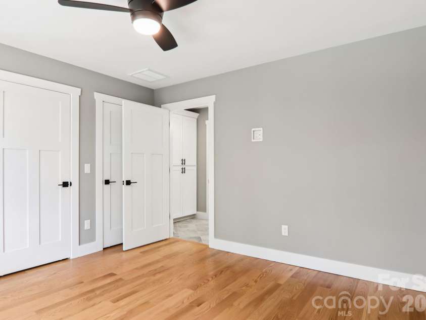 903 Lennox Park Drive, Hendersonville, NC 28739.  MLS# CAR4355412, YatesRealty ID 6316. 