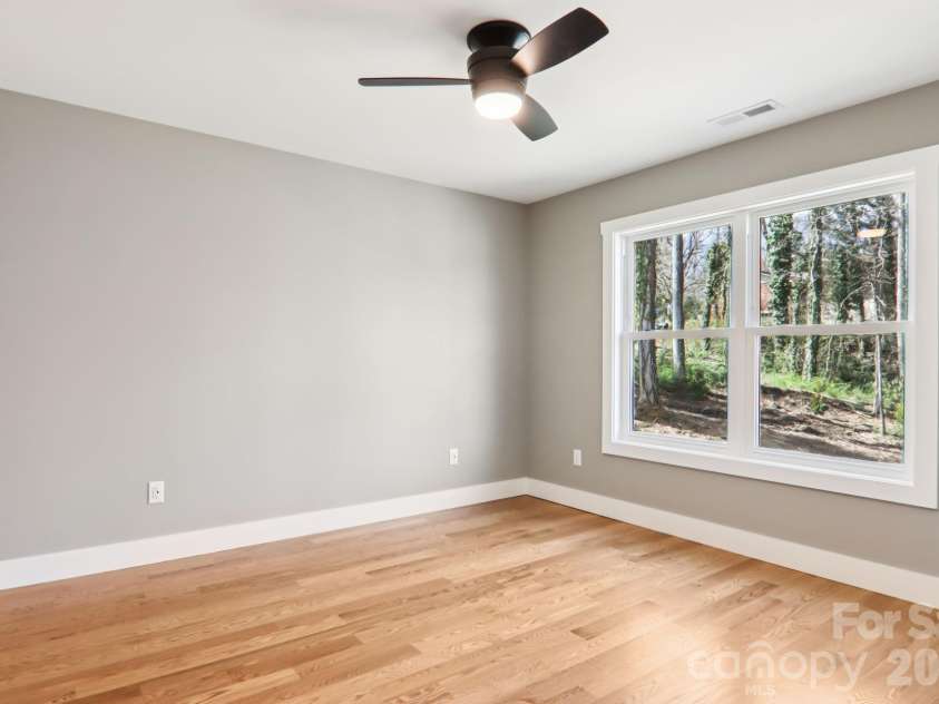 903 Lennox Park Drive, Hendersonville, NC 28739.  MLS# CAR4355412, YatesRealty ID 6316. 