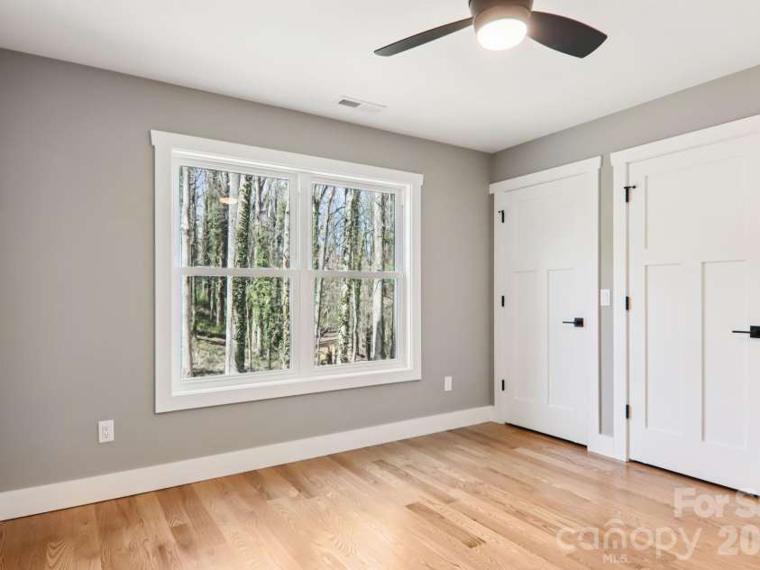 903 Lennox Park Drive, Hendersonville, NC 28739.  MLS# CAR4355412, YatesRealty ID 6316. 