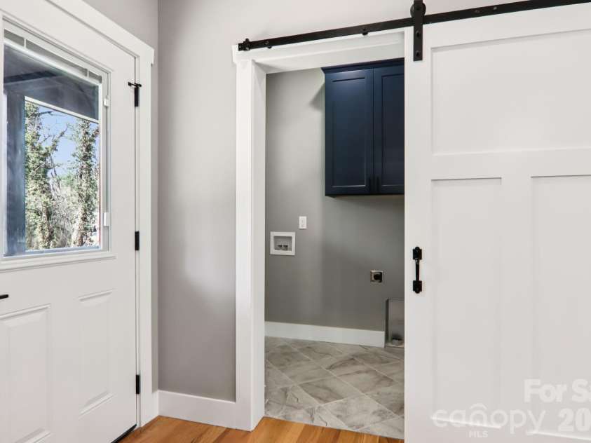 903 Lennox Park Drive, Hendersonville, NC 28739.  MLS# CAR4355412, YatesRealty ID 6316. 
