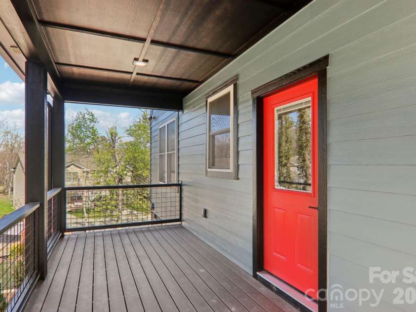 903 Lennox Park Drive, Hendersonville, NC 28739.  MLS# CAR4355412, YatesRealty ID 6316. 