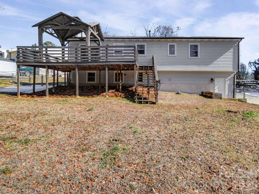 605 Spring Street, Mount Holly, NC 28120.  MLS# CAR4342614, YatesRealty ID 6317. 