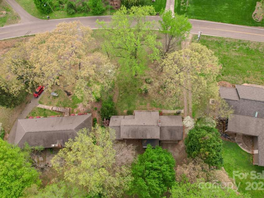 2131 Wildlife Road, Charlotte, NC 28214.  MLS# CAR4241951, YatesRealty ID 6318. 