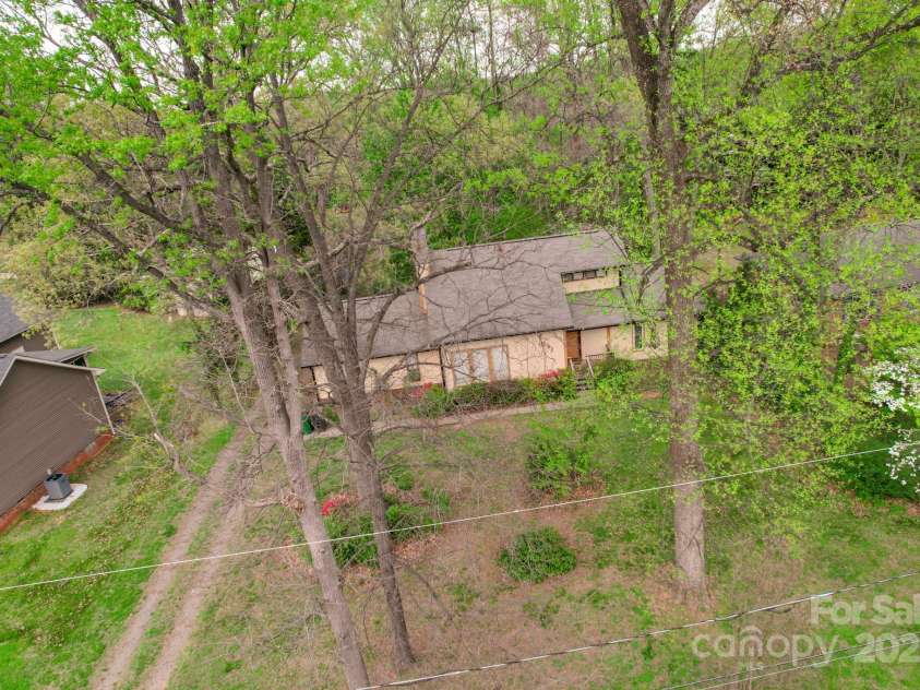 2131 Wildlife Road, Charlotte, NC 28214.  MLS# CAR4241951, YatesRealty ID 6318. 