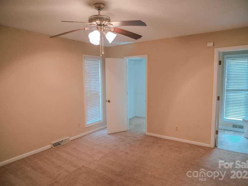 2131 Wildlife Road, Charlotte, NC 28214.  MLS# CAR4241951, YatesRealty ID 6318. 