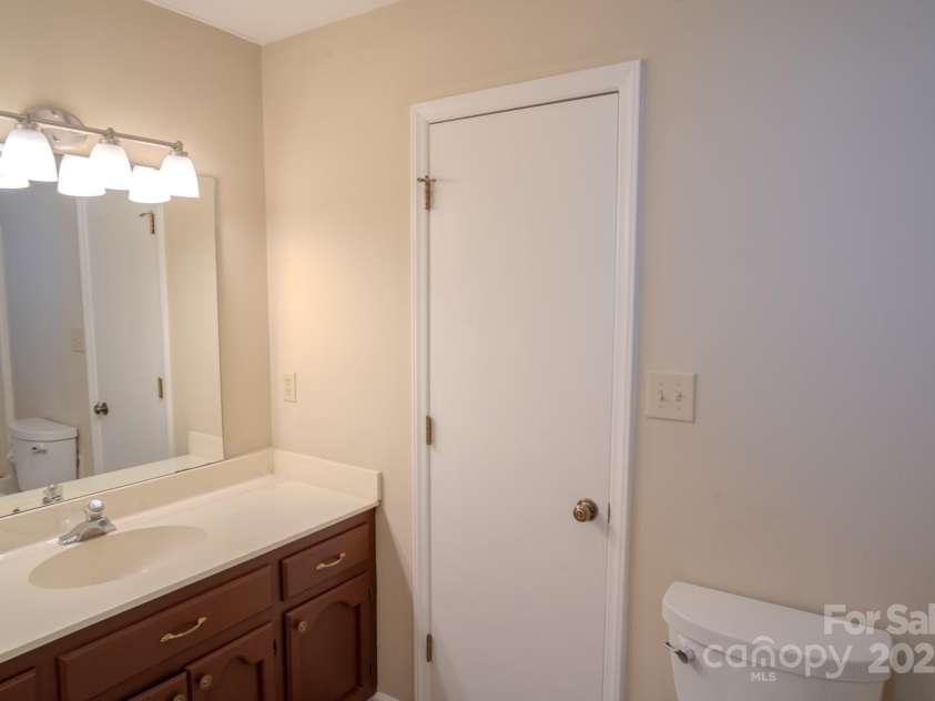 2131 Wildlife Road, Charlotte, NC 28214.  MLS# CAR4241951, YatesRealty ID 6318. 