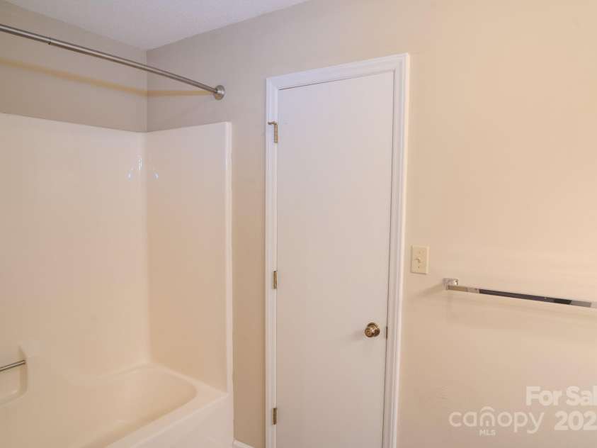 2131 Wildlife Road, Charlotte, NC 28214.  MLS# CAR4241951, YatesRealty ID 6318. 