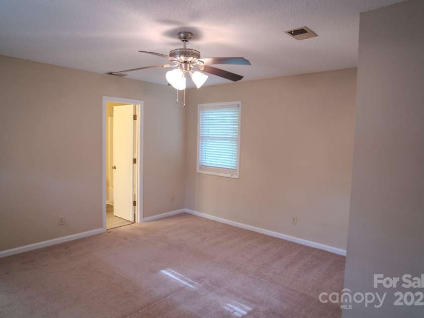 2131 Wildlife Road, Charlotte, NC 28214.  MLS# CAR4241951, YatesRealty ID 6318. 
