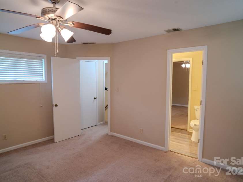 2131 Wildlife Road, Charlotte, NC 28214.  MLS# CAR4241951, YatesRealty ID 6318. 