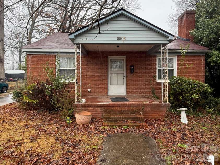 3905 Mcmillan Street, Charlotte, NC 28205.  MLS# CAR4359566, YatesRealty ID 6318. 
