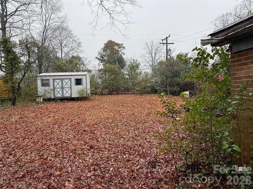 3905 Mcmillan Street, Charlotte, NC 28205.  MLS# CAR4359566, YatesRealty ID 6318. 