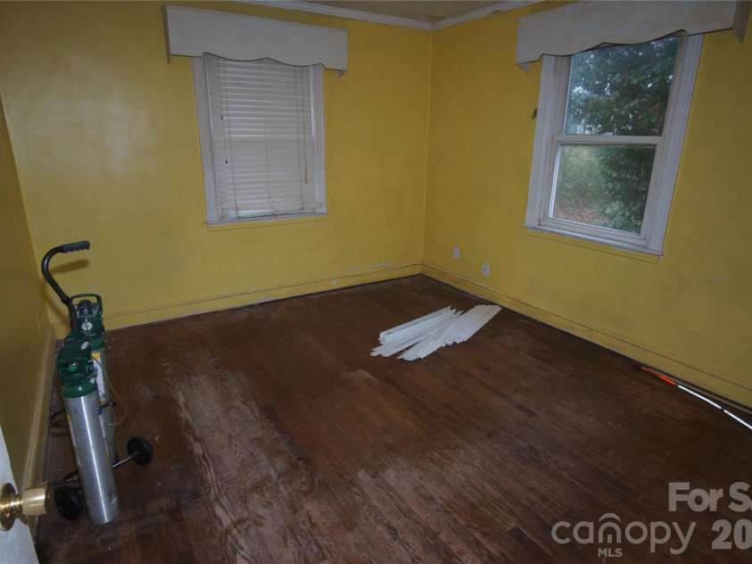 3905 Mcmillan Street, Charlotte, NC 28205.  MLS# CAR4359566, YatesRealty ID 6318. 
