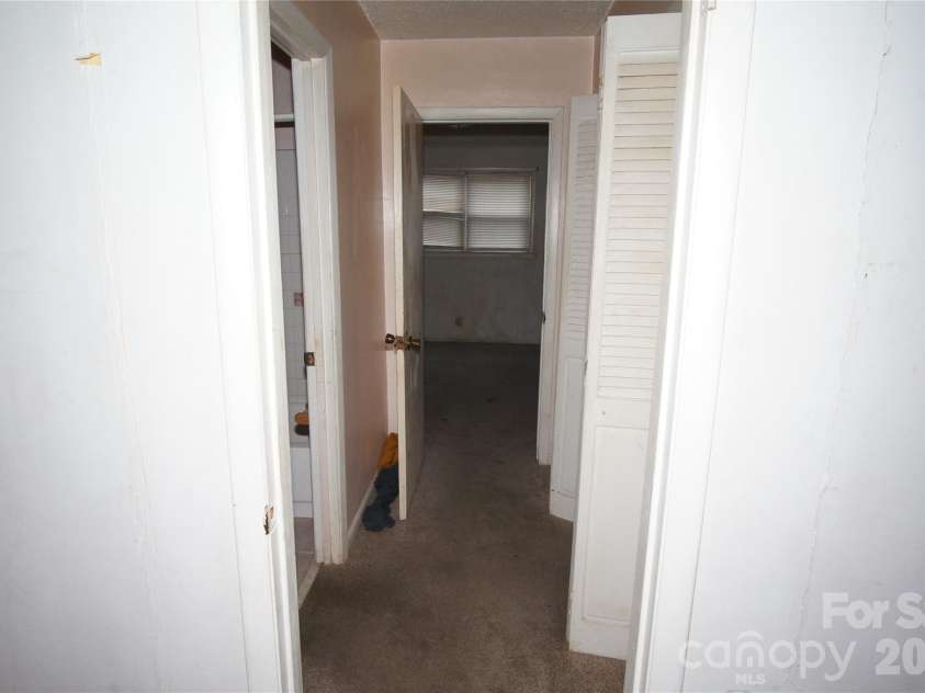 3905 Mcmillan Street, Charlotte, NC 28205.  MLS# CAR4359566, YatesRealty ID 6318. 
